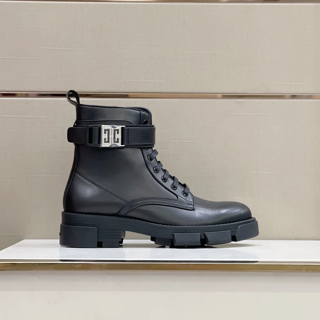 Givenchy Boots — ef744bd0