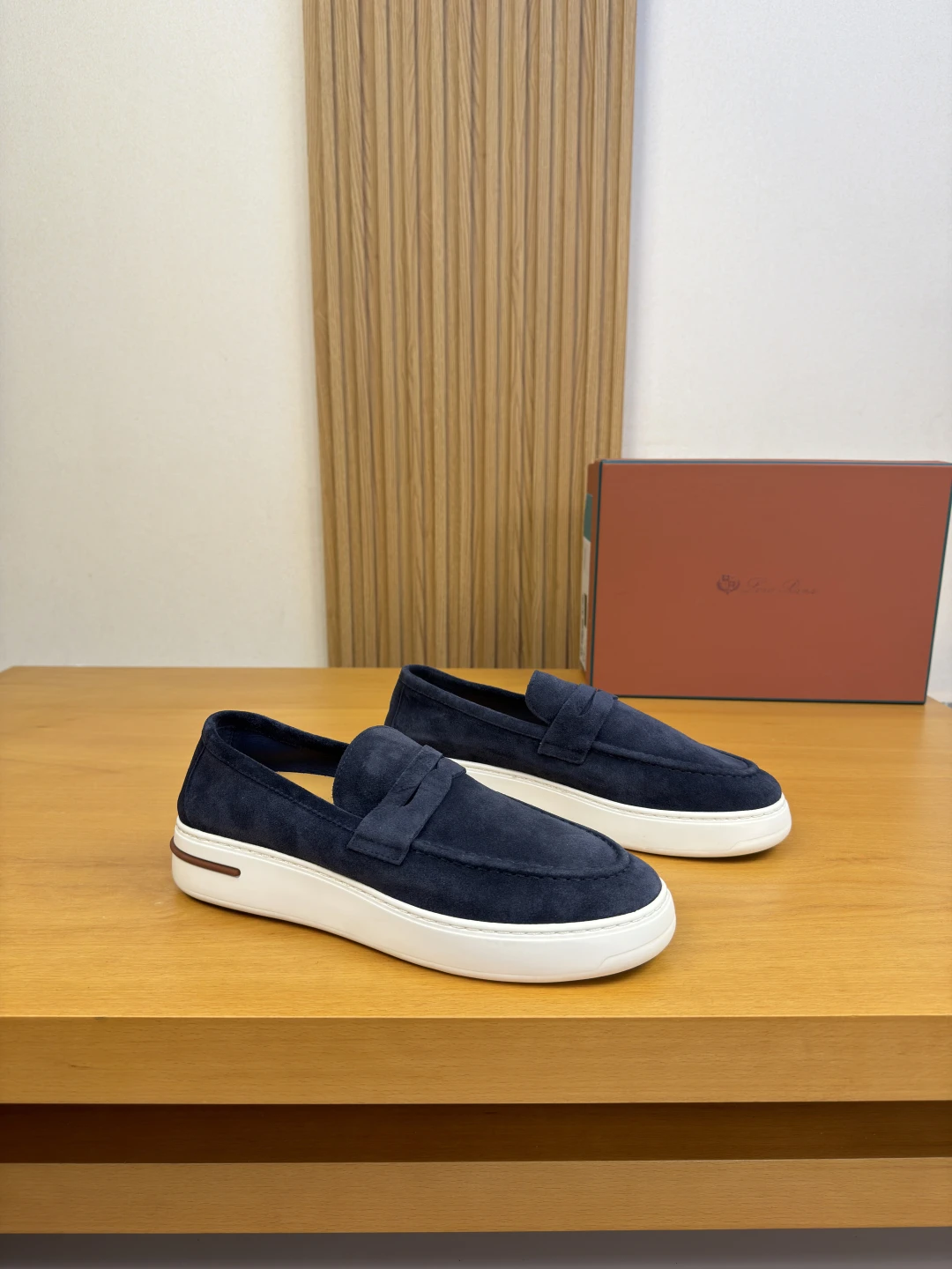 Loro Piana Sneakers — cb24749d