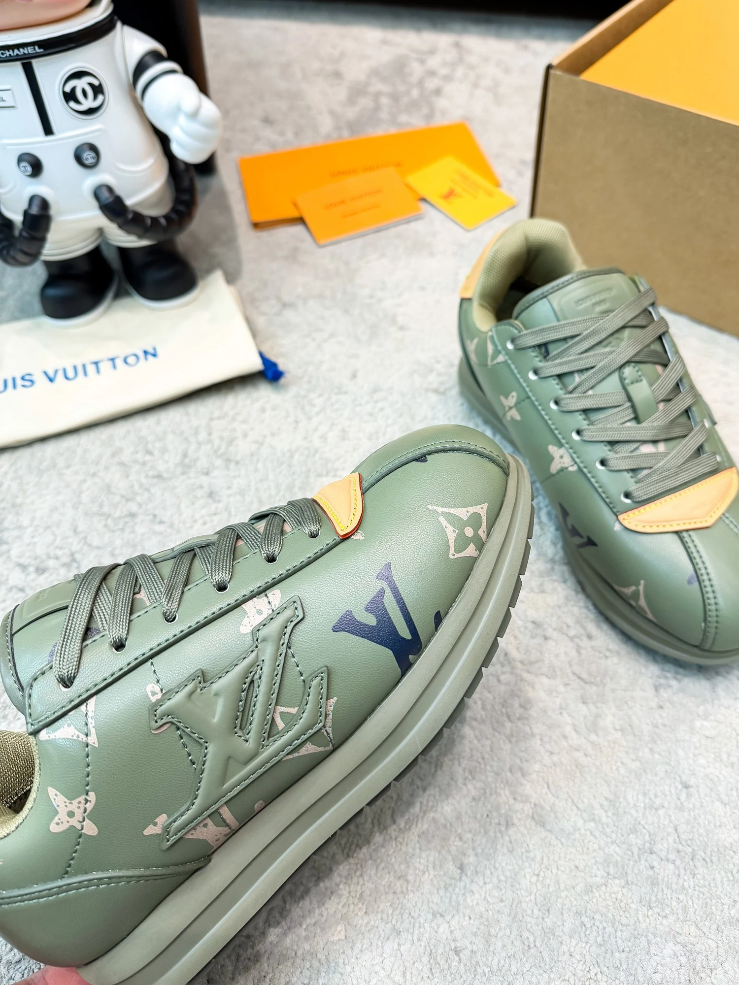 Louis Vuitton Sneakers — 917502bb