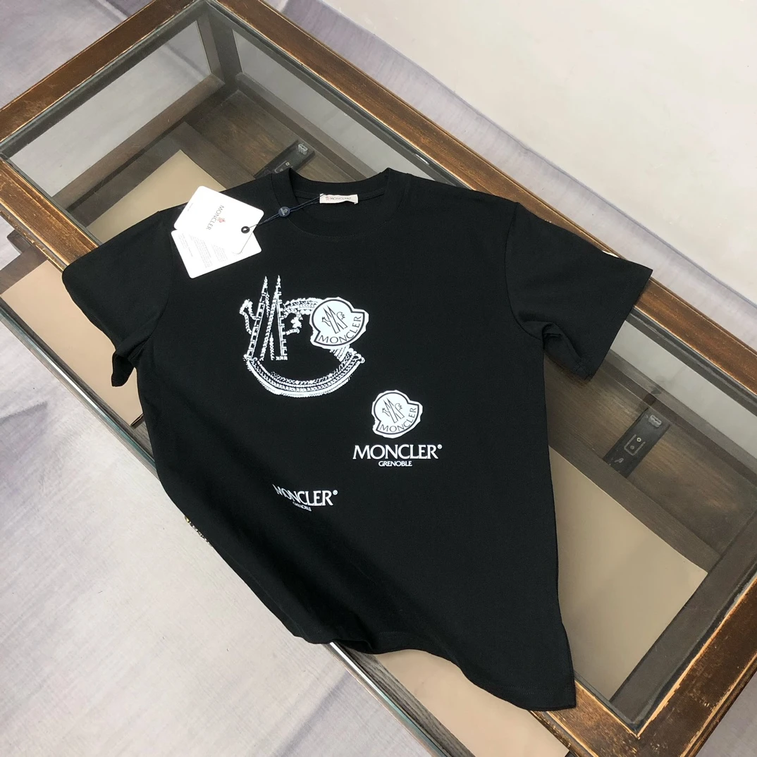 Moncler T-Shirt — 92b356a6
