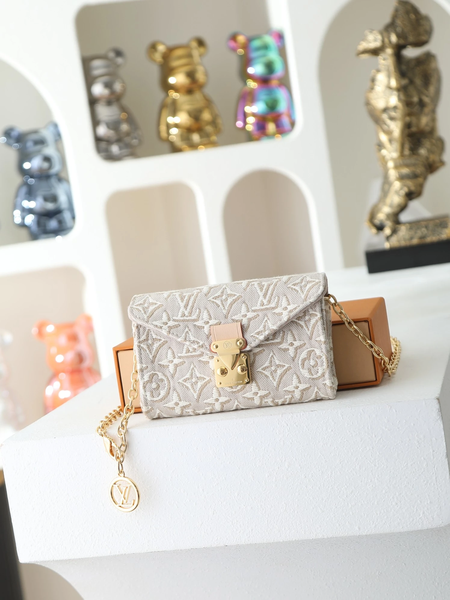 Louis Vuitton Bag — cb0d049d