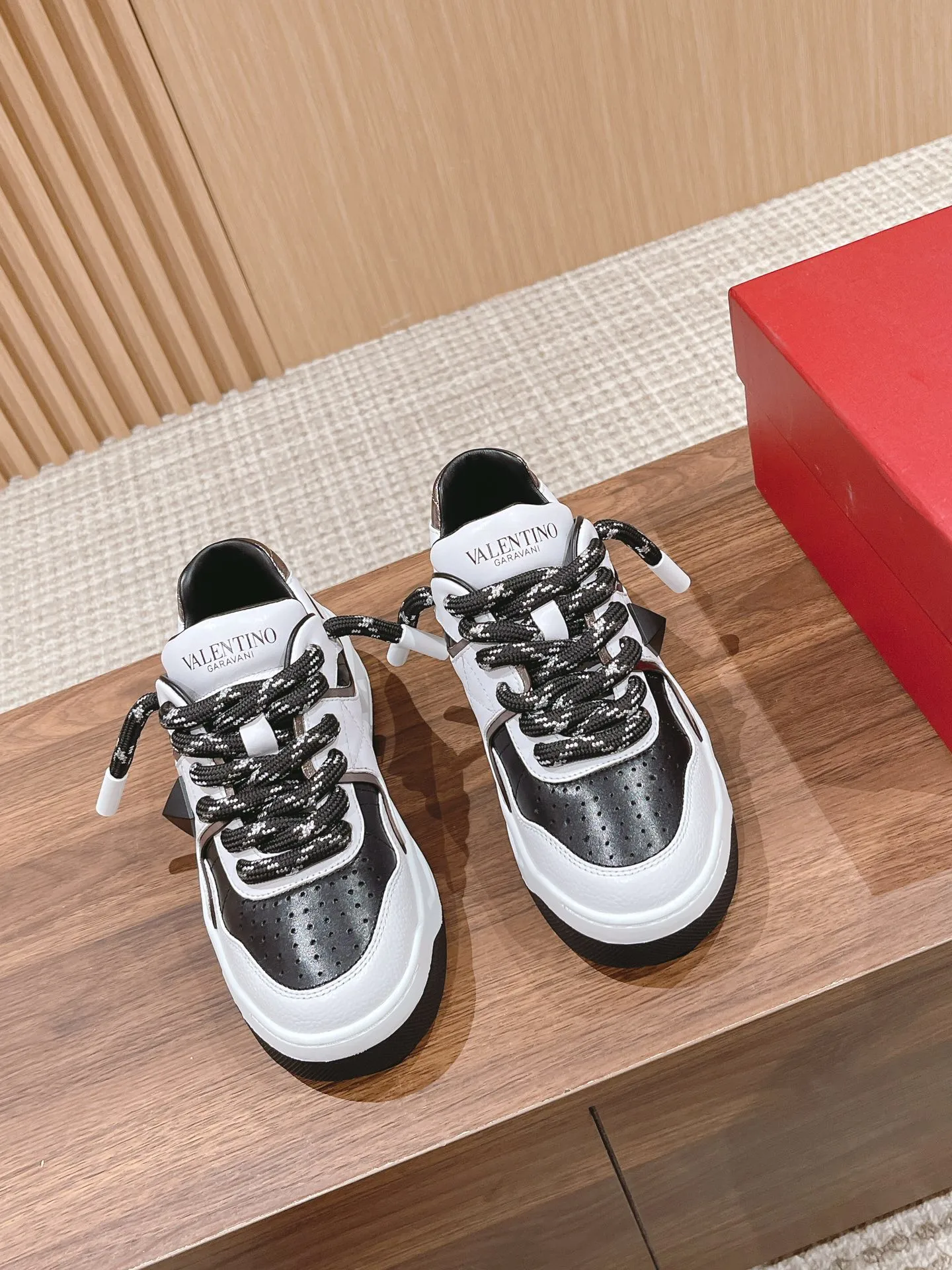 Valentino Sneakers — 34c2e3e5
