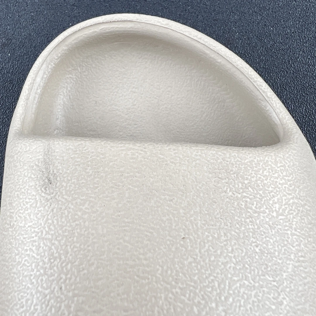 Adidas Slippers — e4c78859