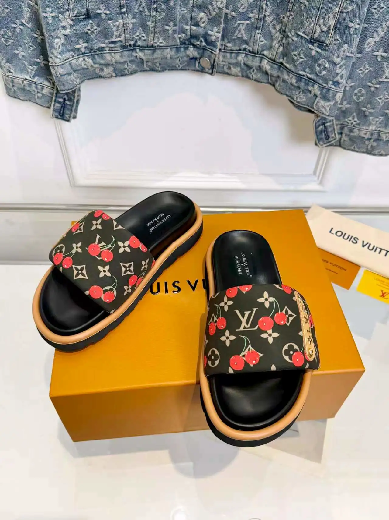 Louis Vuitton Slippers — 428a123c