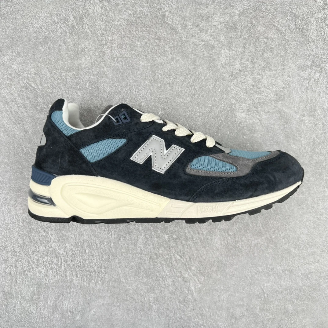 New Balance Sneakers — 66508e48