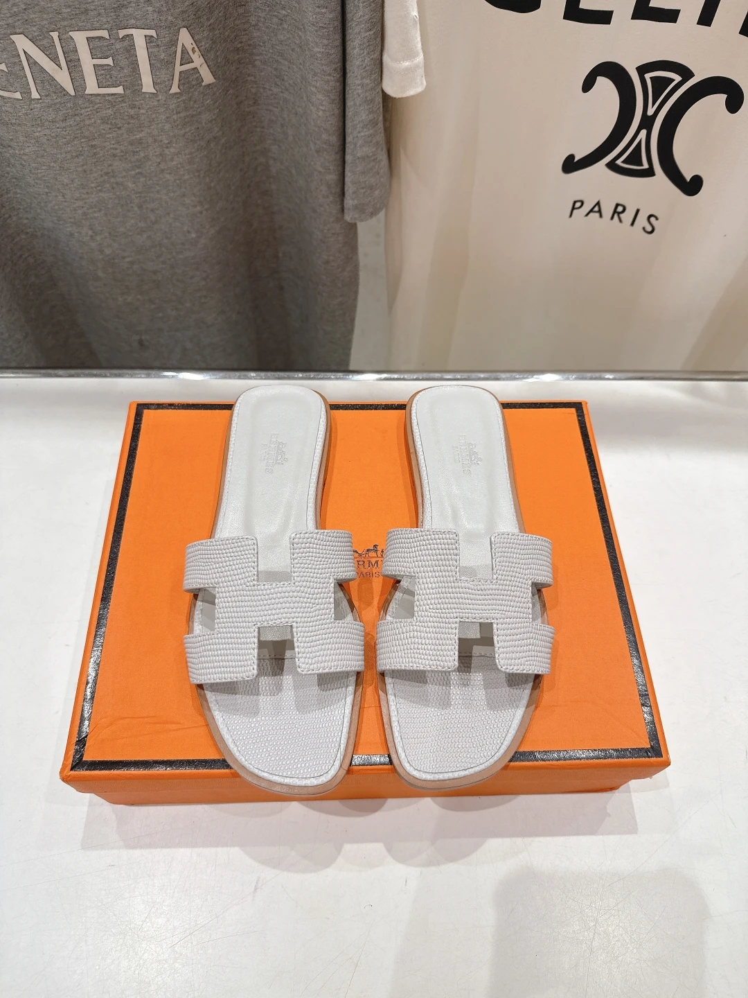 Hermès Slippers — 6b083754