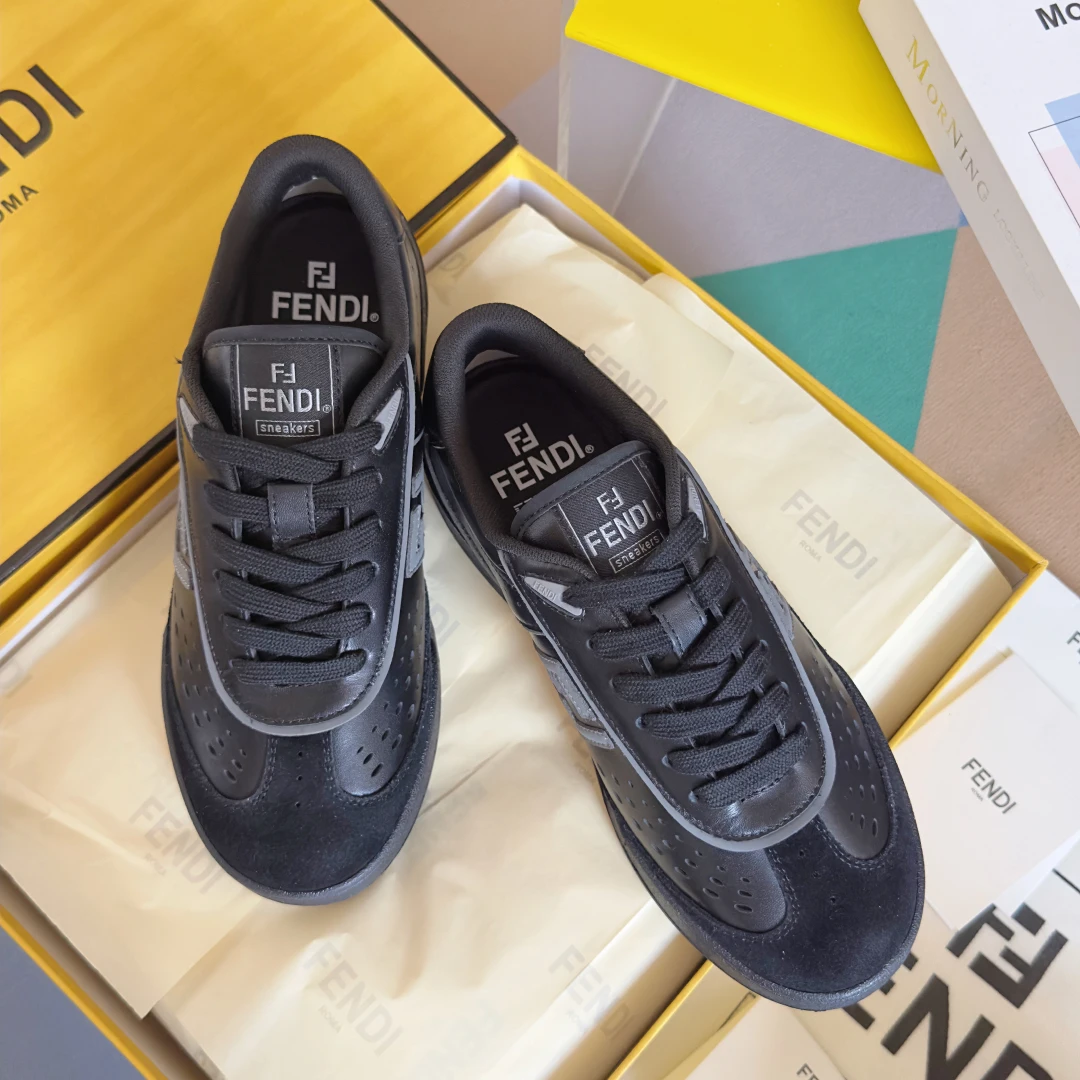 Fendi Sneakers — dd4f0812