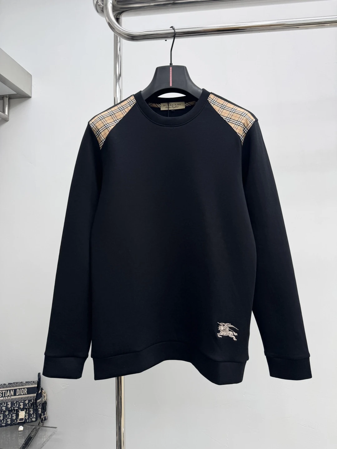 Sweatshirts — 29230799