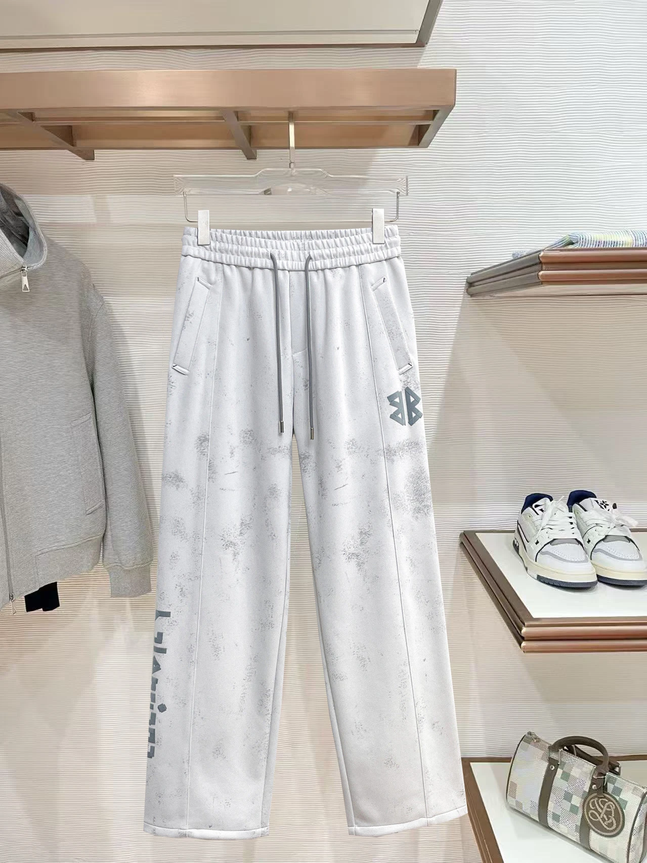 Balenciaga Trousers — 5ddca252