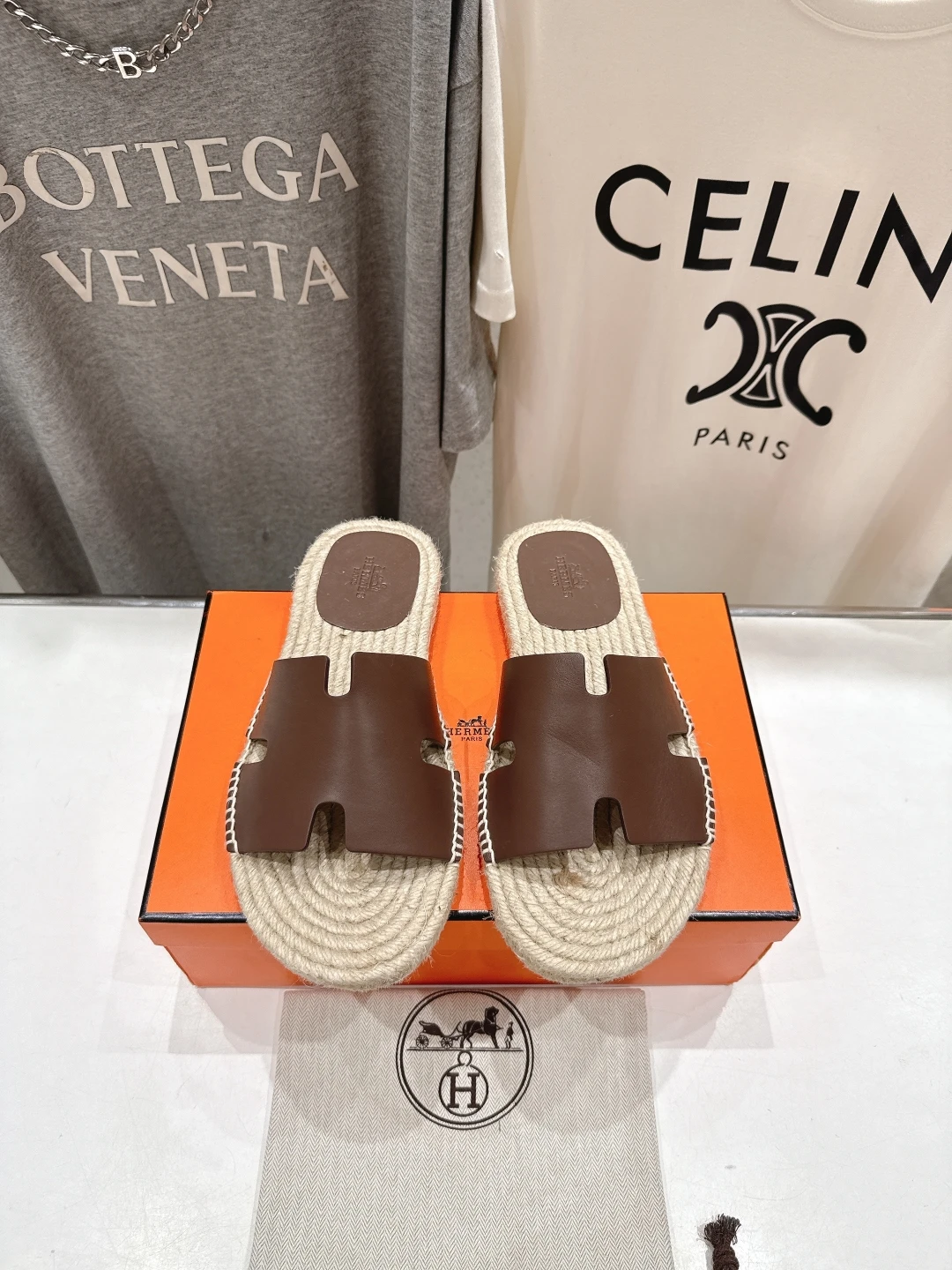 Hermès Slippers — 594e11c8