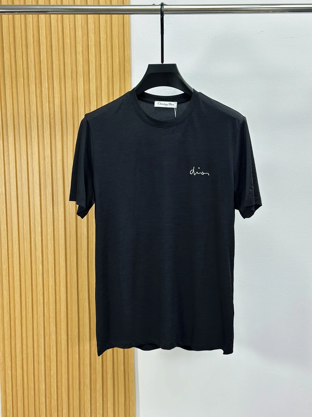 Dior T-Shirt — 6870dc60