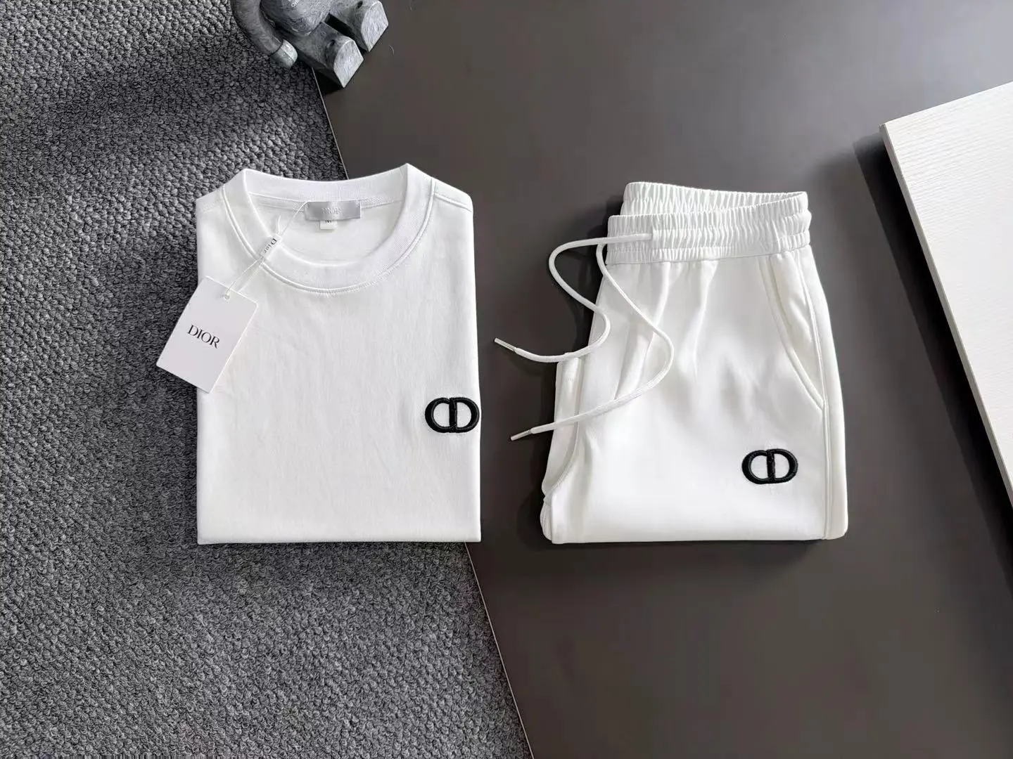 Dior T-Shirt — e5d3a59f