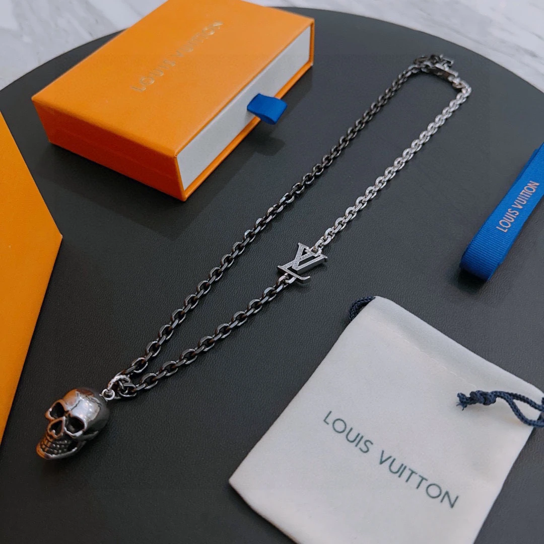 Louis Vuitton Necklaces — afe00e7c