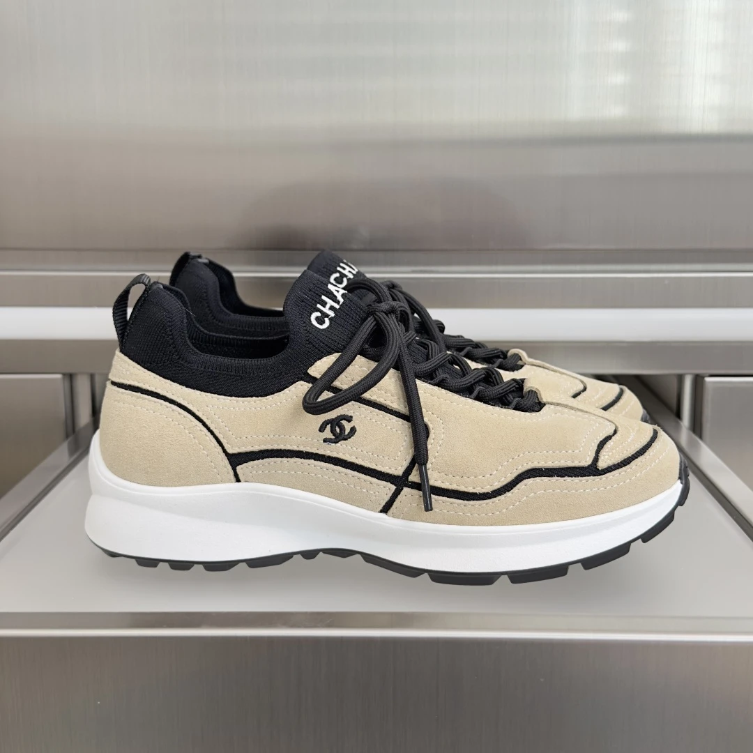 Chanel Sneakers — ee201119