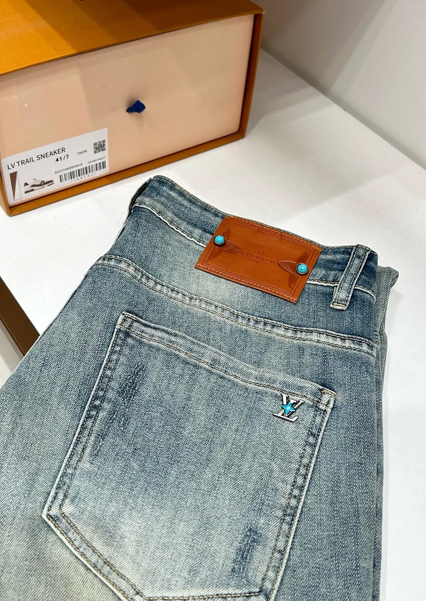 Jeans — 95f9a944