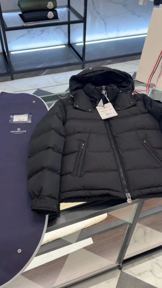 Moncler Down Jacket — 41c9799d