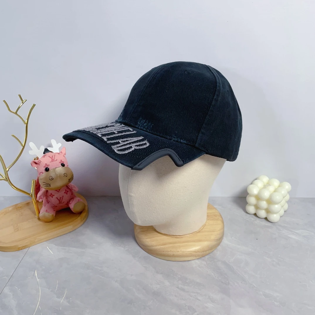 Balenciaga Hat — a129b1ca