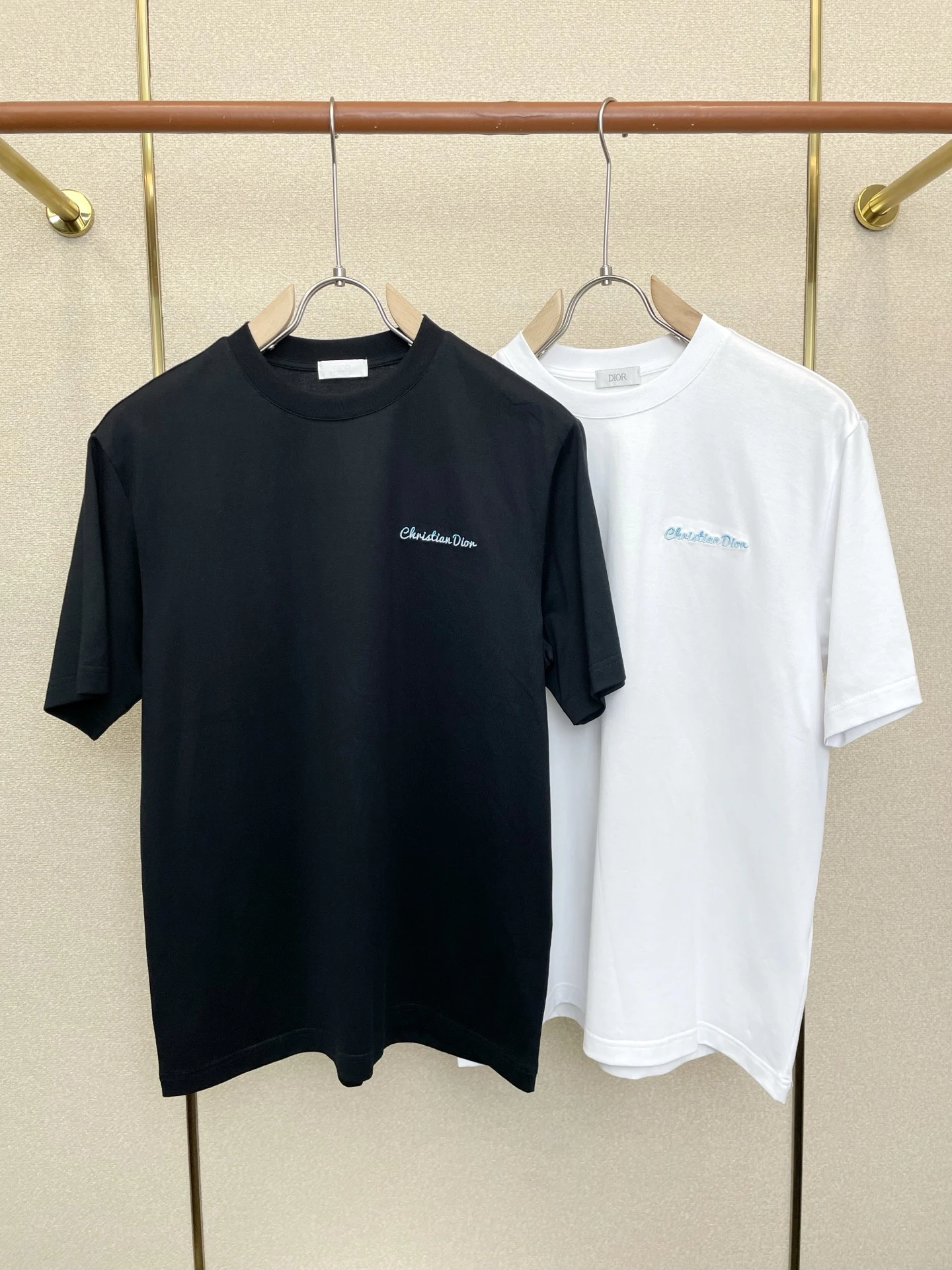Dior T-Shirt — a2e9f8dd