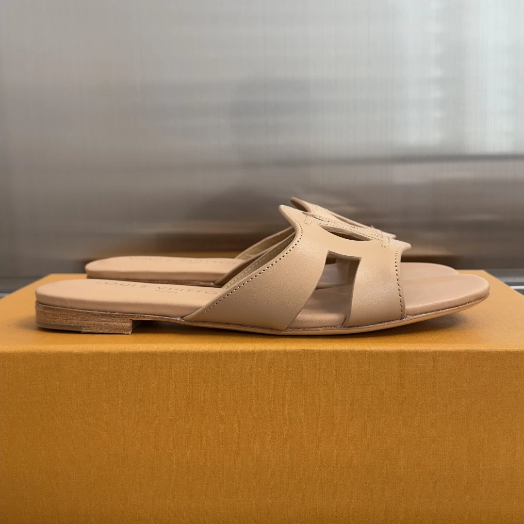 Louis Vuitton Slippers — ec1ed429
