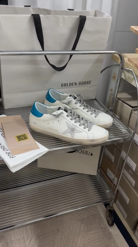 Golden Goose Sneakers — a3d4a4f7