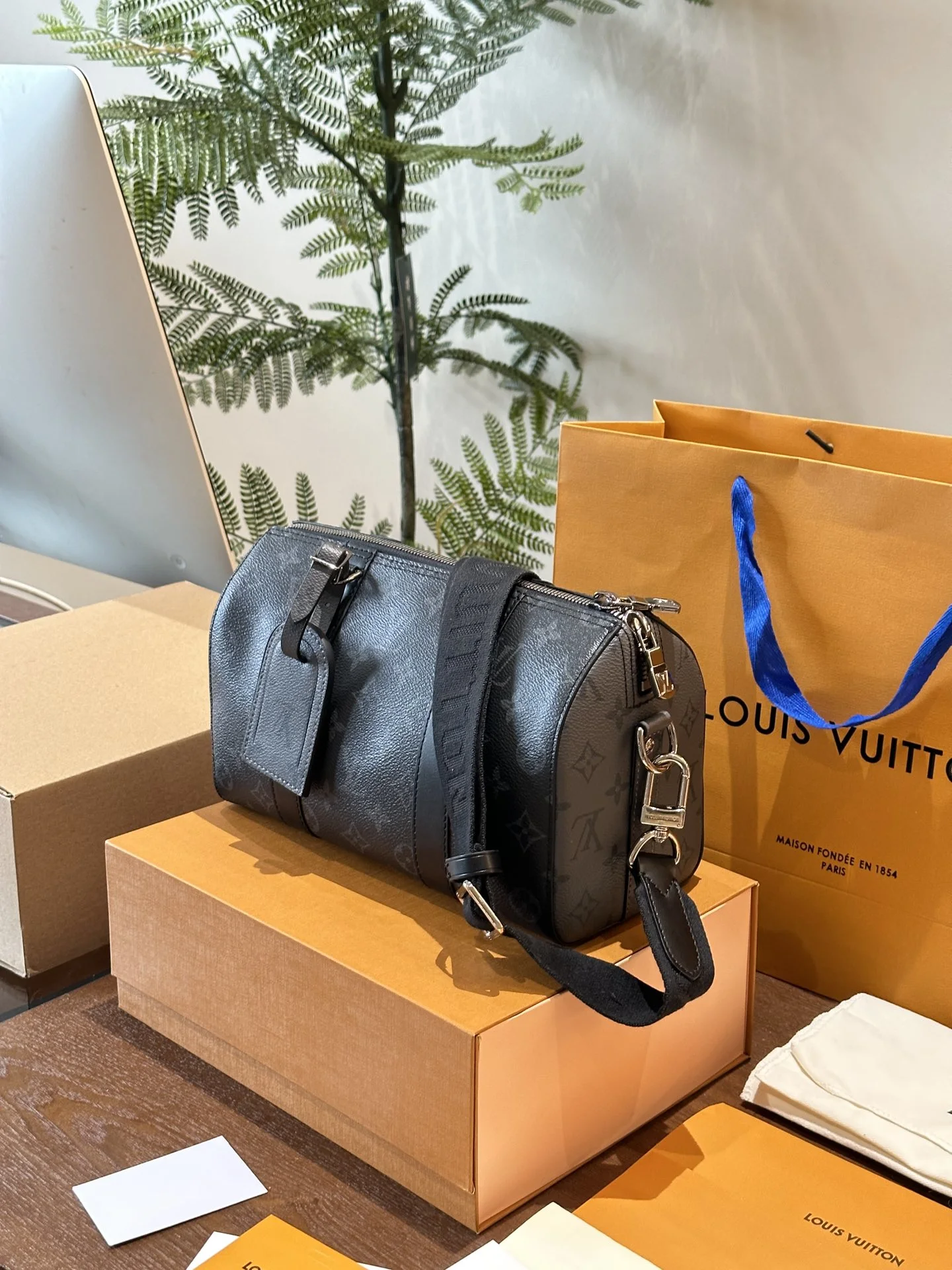 Louis Vuitton Bag — 47d3799f