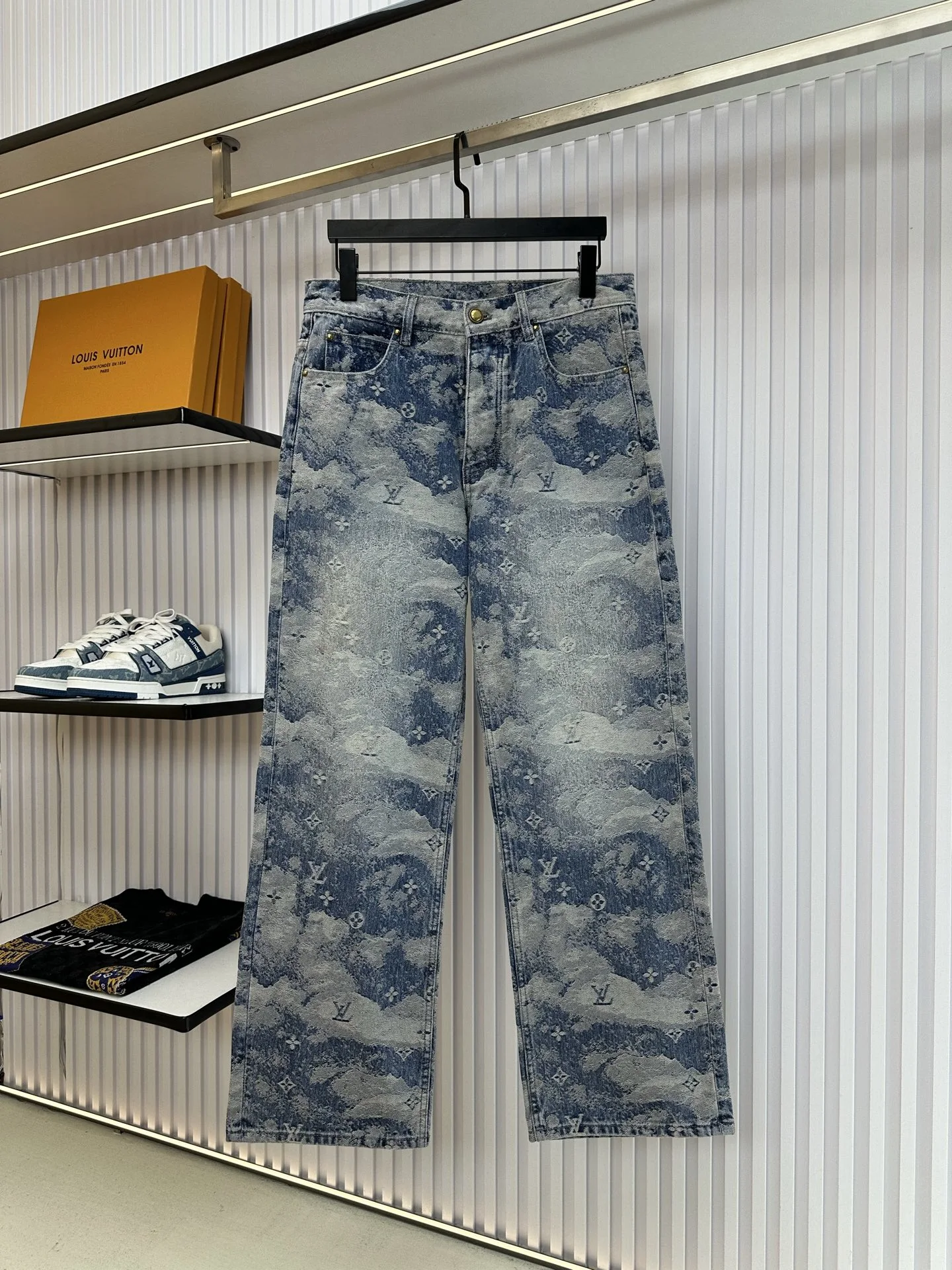 Louis Vuitton Jeans — 5f269f00