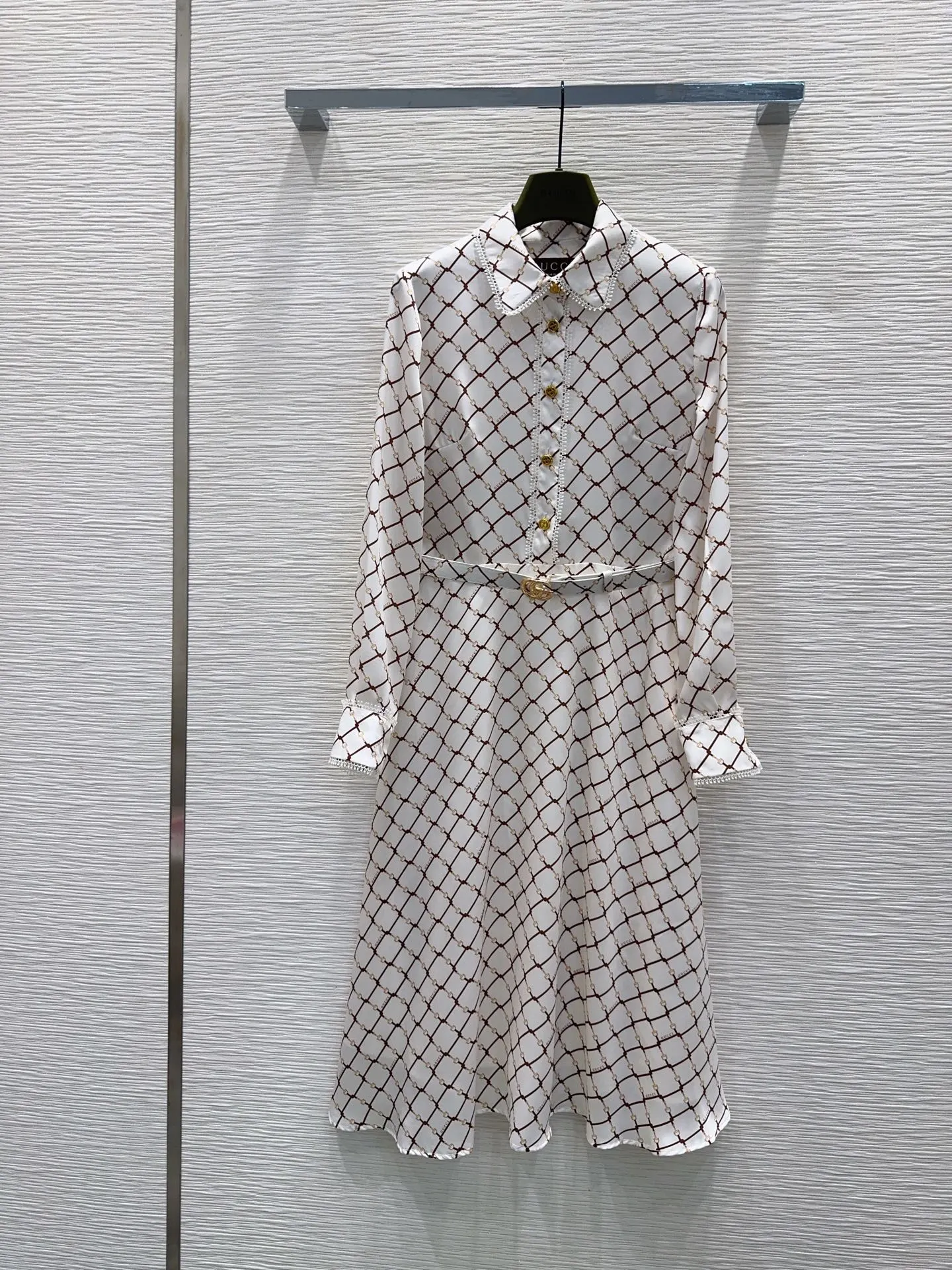 Dresses — 68633303