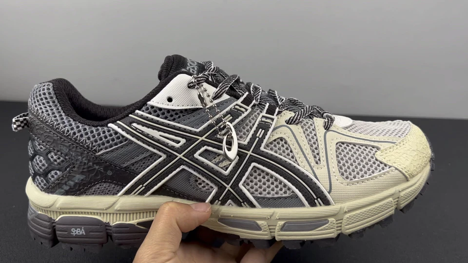 Asics Shoes — d4ecf6cd