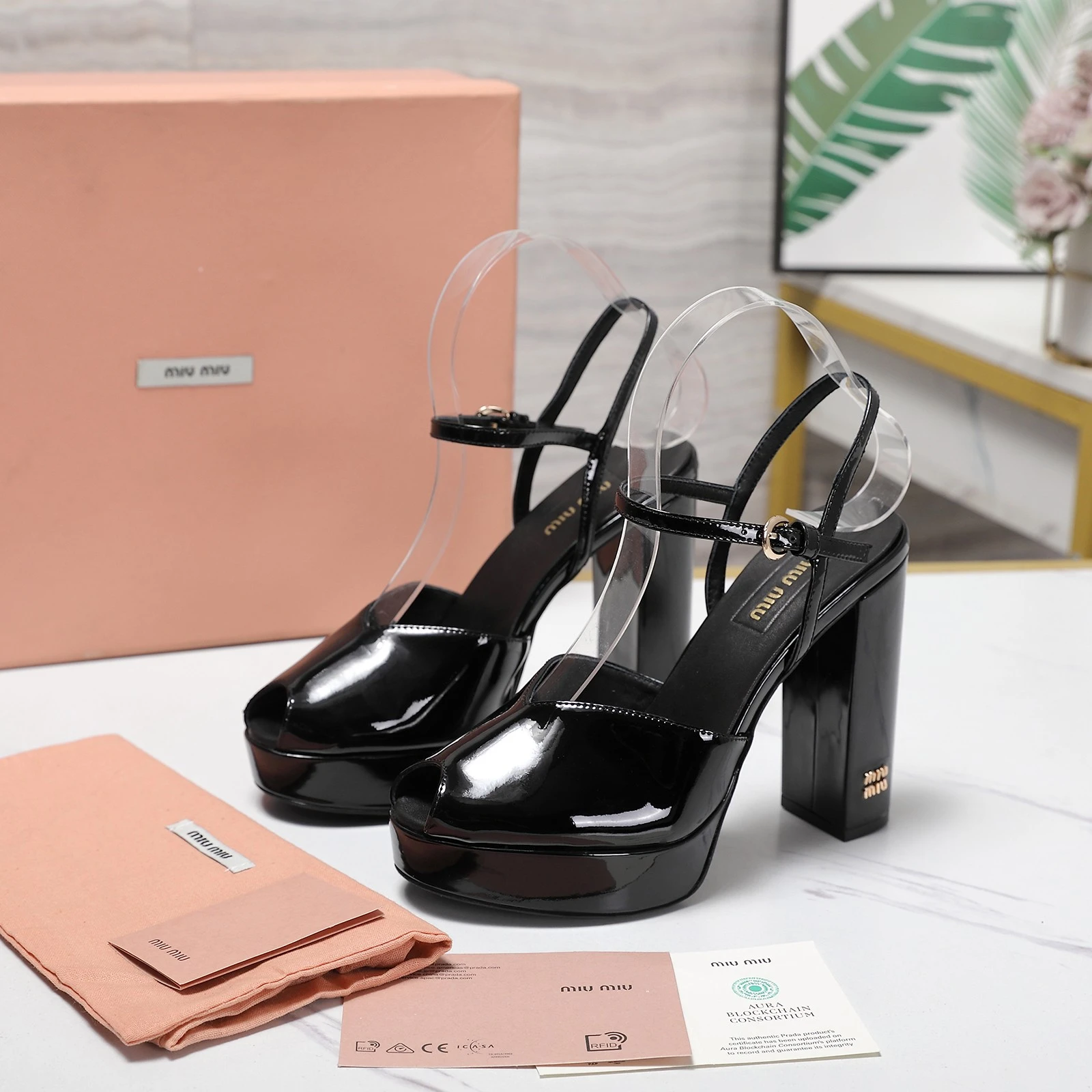 Miu Miu Sandals — e2328e6f