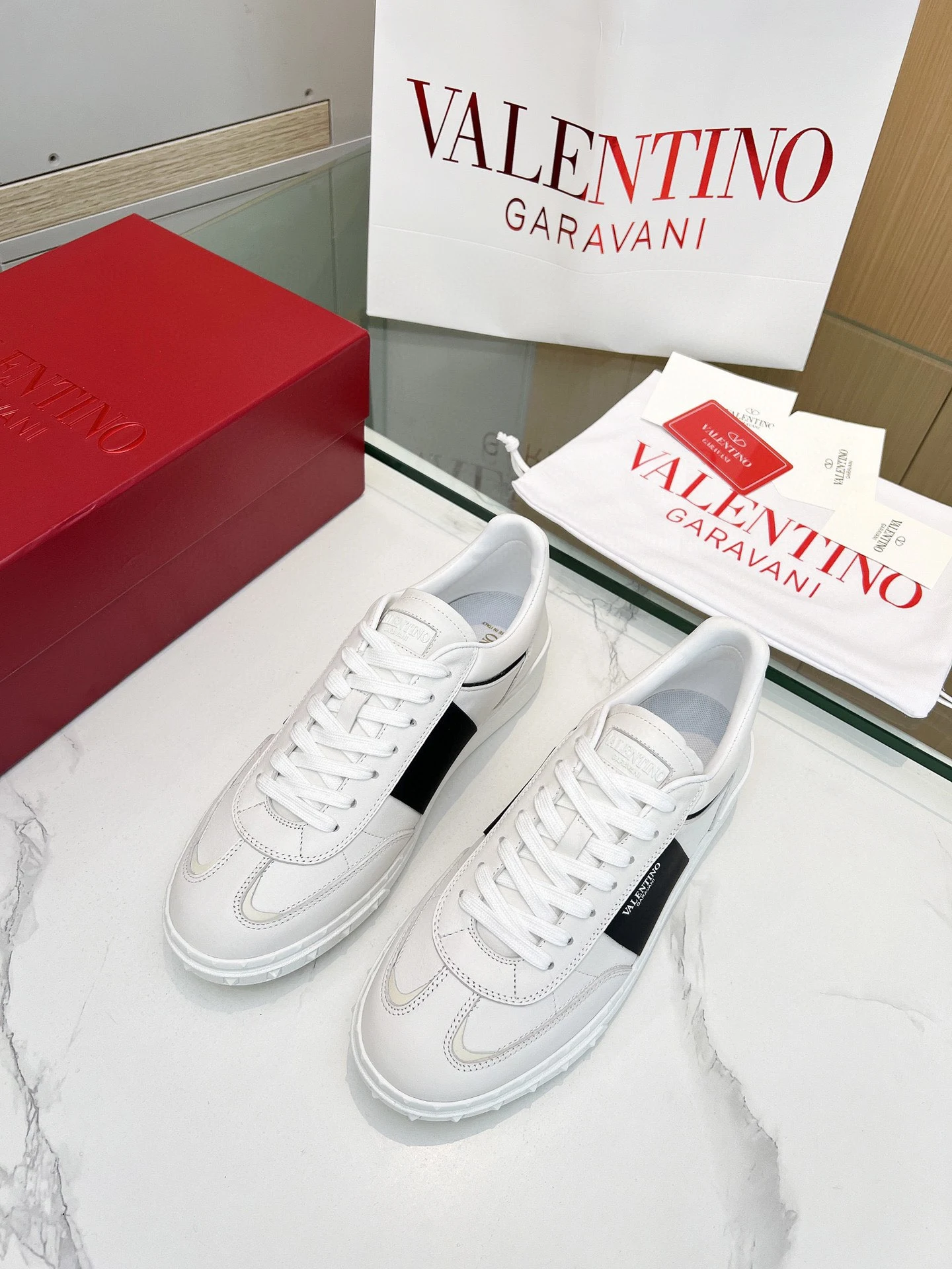 Valentino Sneakers — fed21626