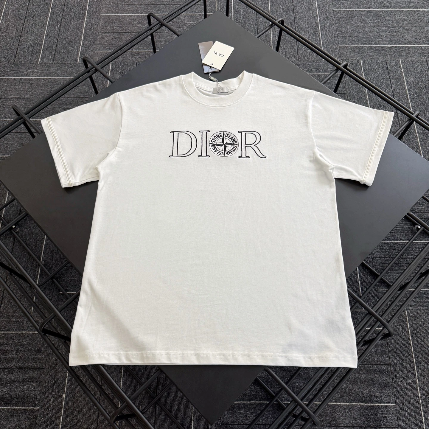 Dior T-Shirt — 8f3a0e5e