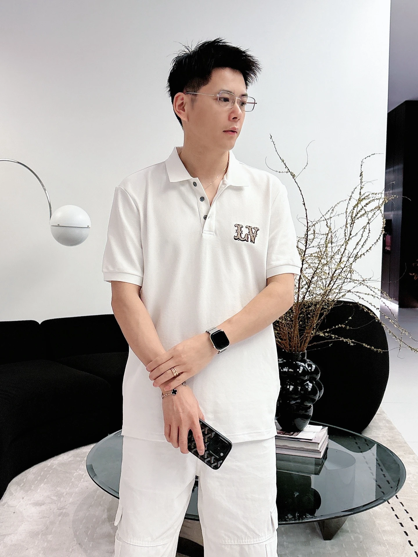 Louis Vuitton T-Shirt — b927be39
