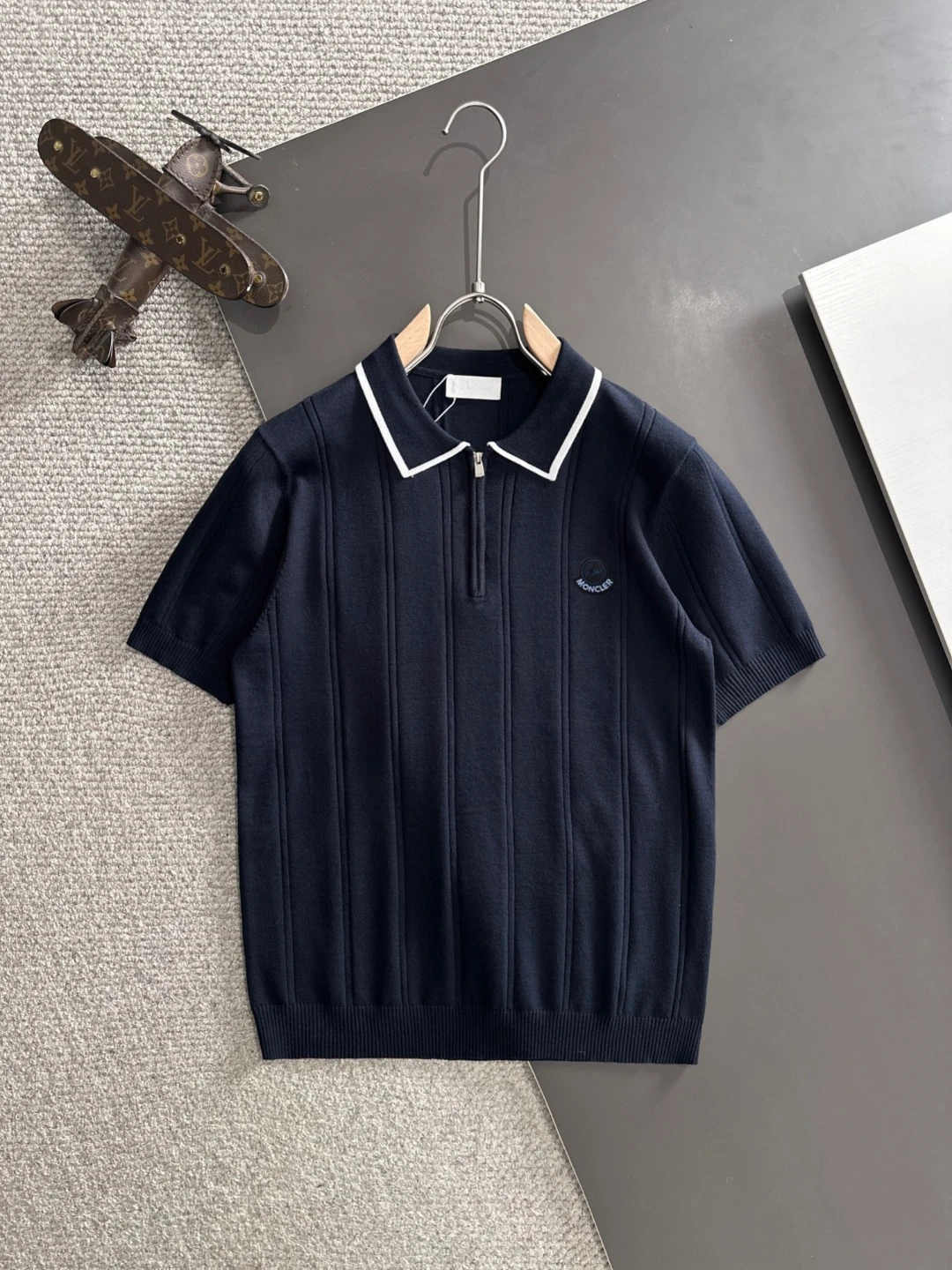 Moncler T-Shirt — e272c66d