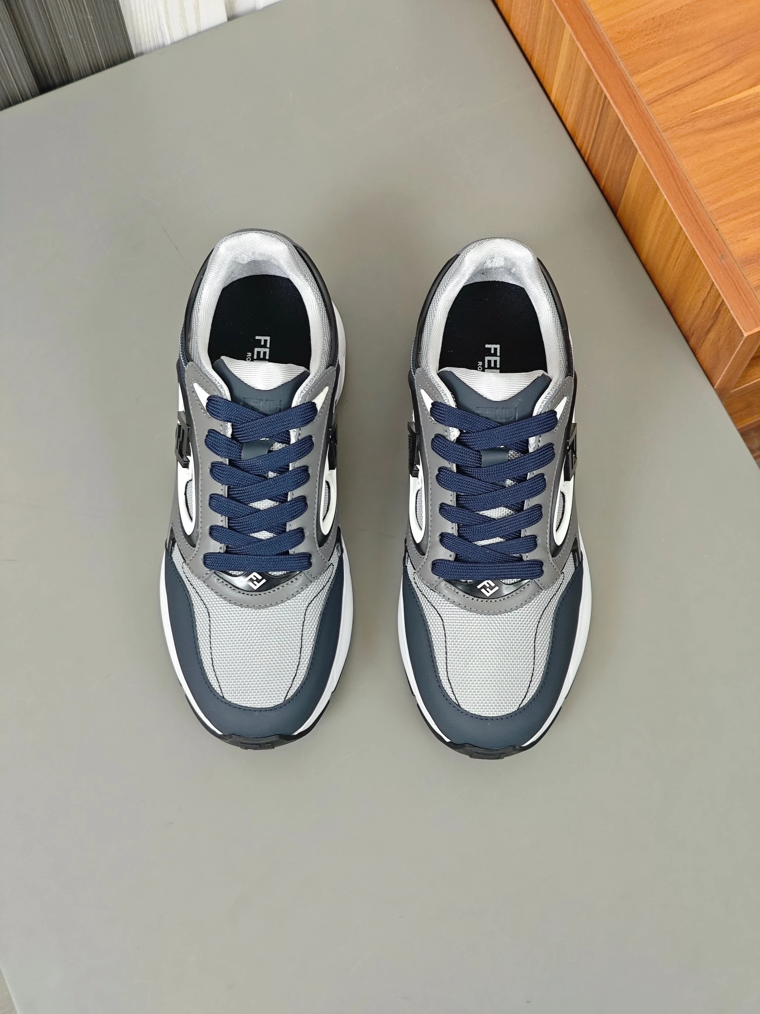 Fendi Sneakers — f079ba69