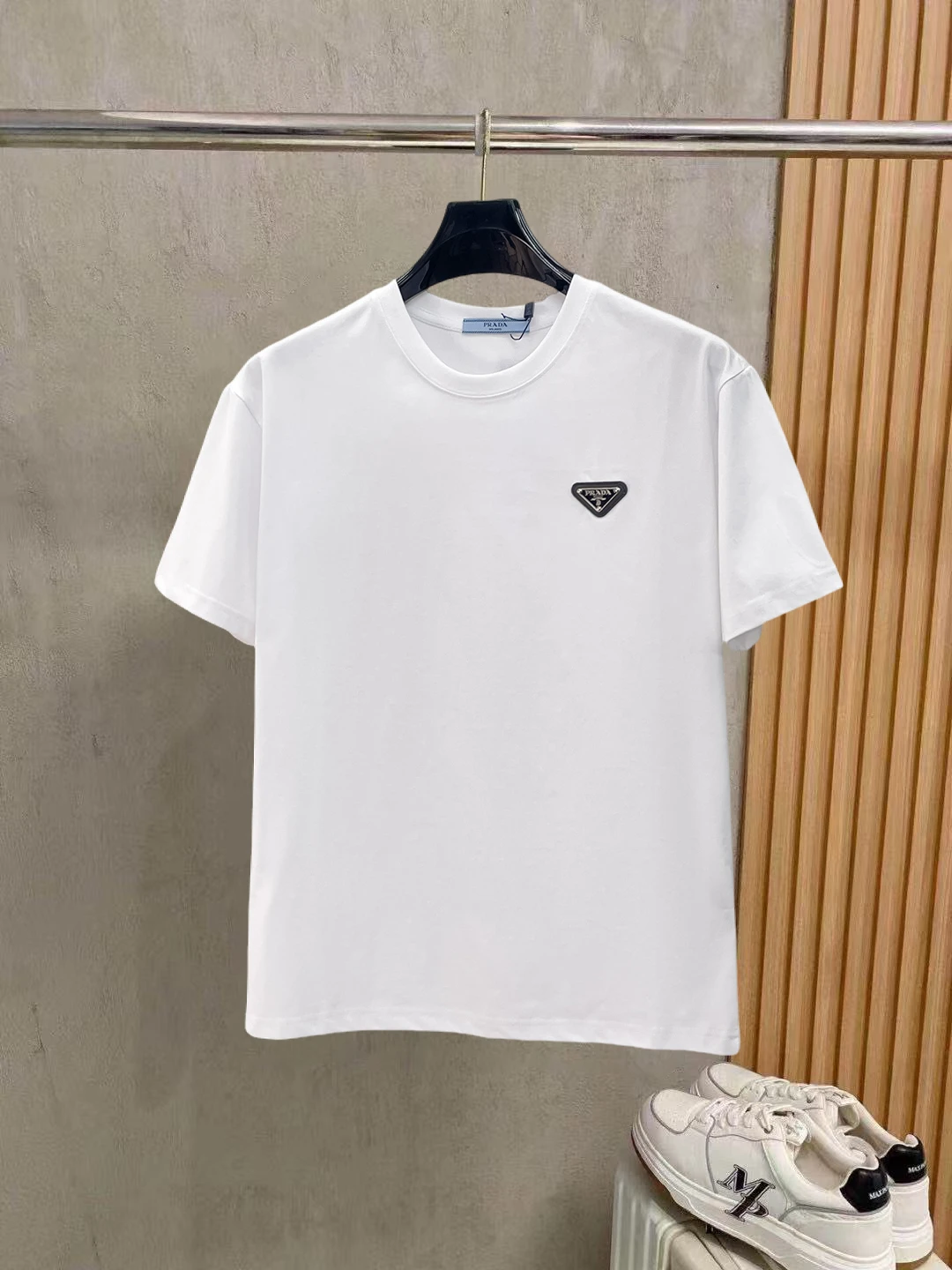Prada T-Shirt — 9bcb4e5a