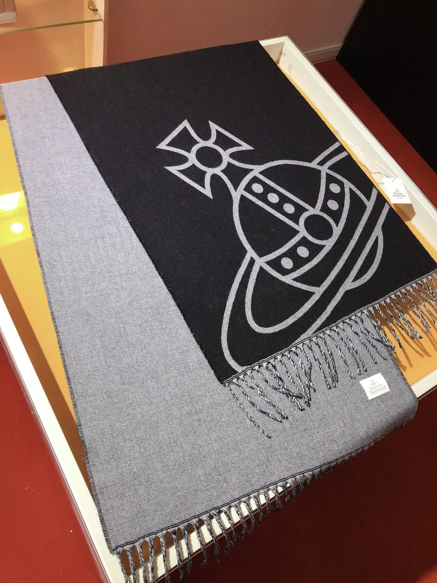 Scarves — 0accb130