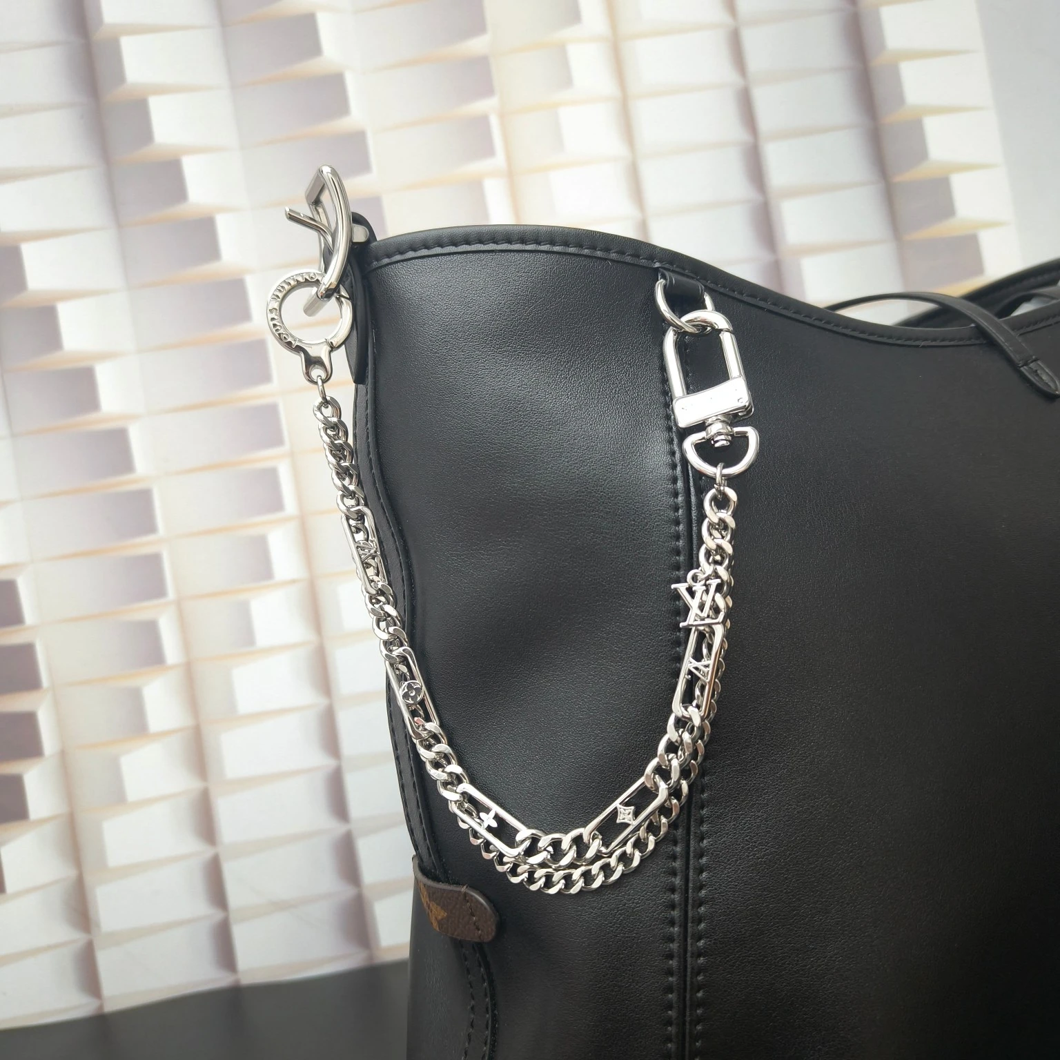 Louis Vuitton Wallet Chains — 1a11876c