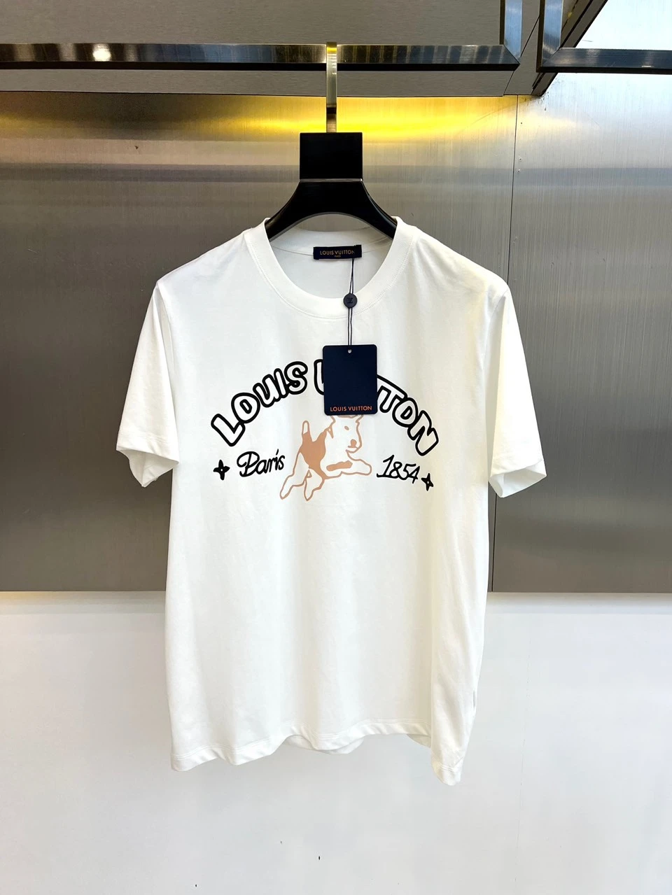 Louis Vuitton T-Shirt — 88db77e9