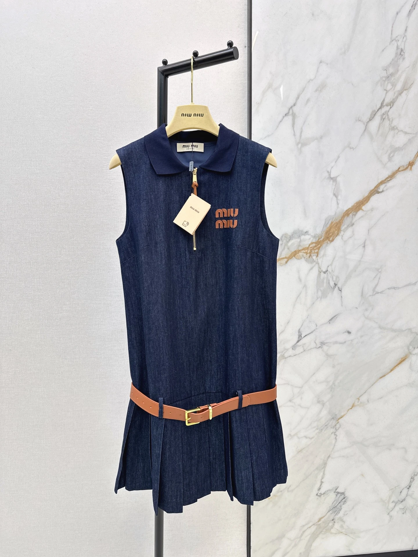 Dresses — 758f6b50
