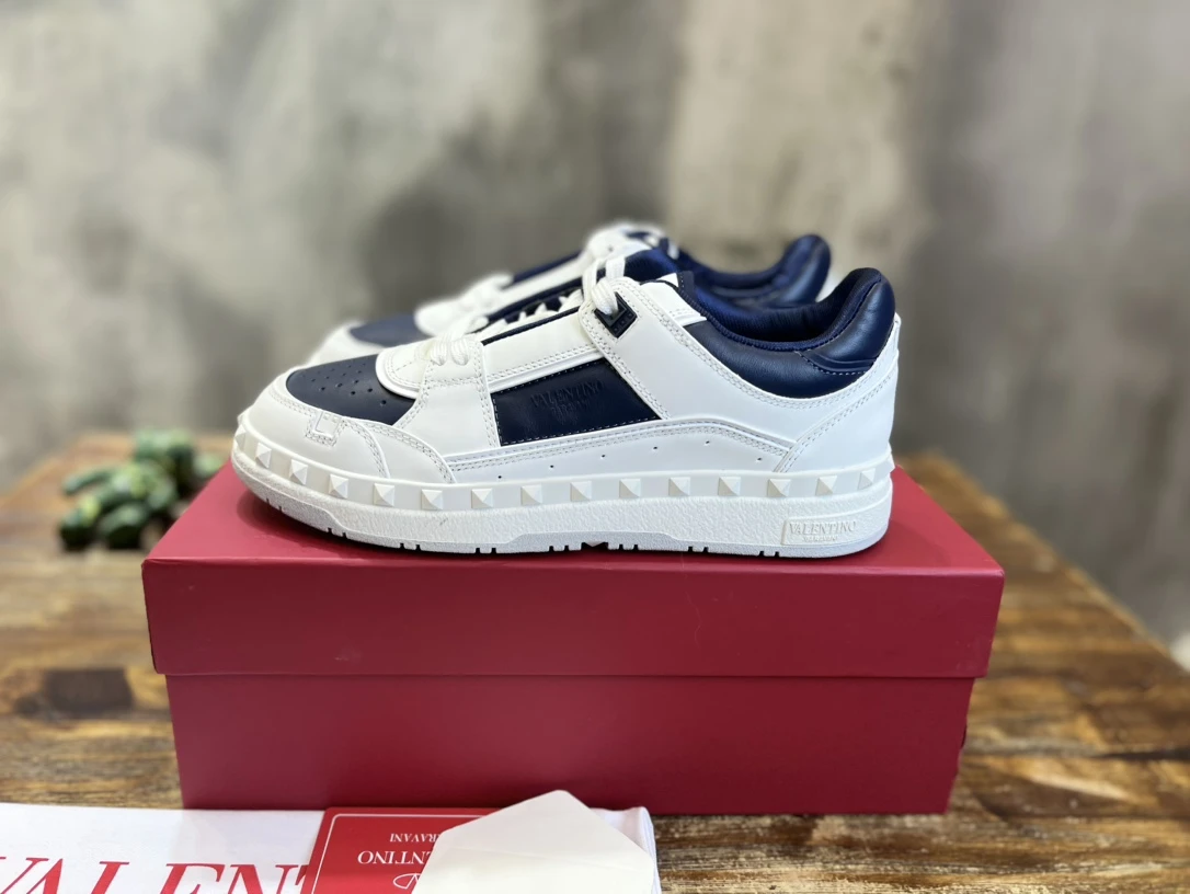 Valentino Sneakers — dd5f65c2