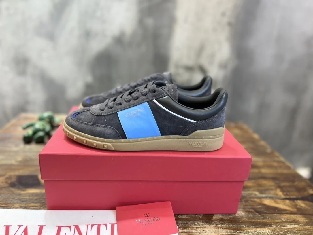 Valentino Sneakers — be26d53b