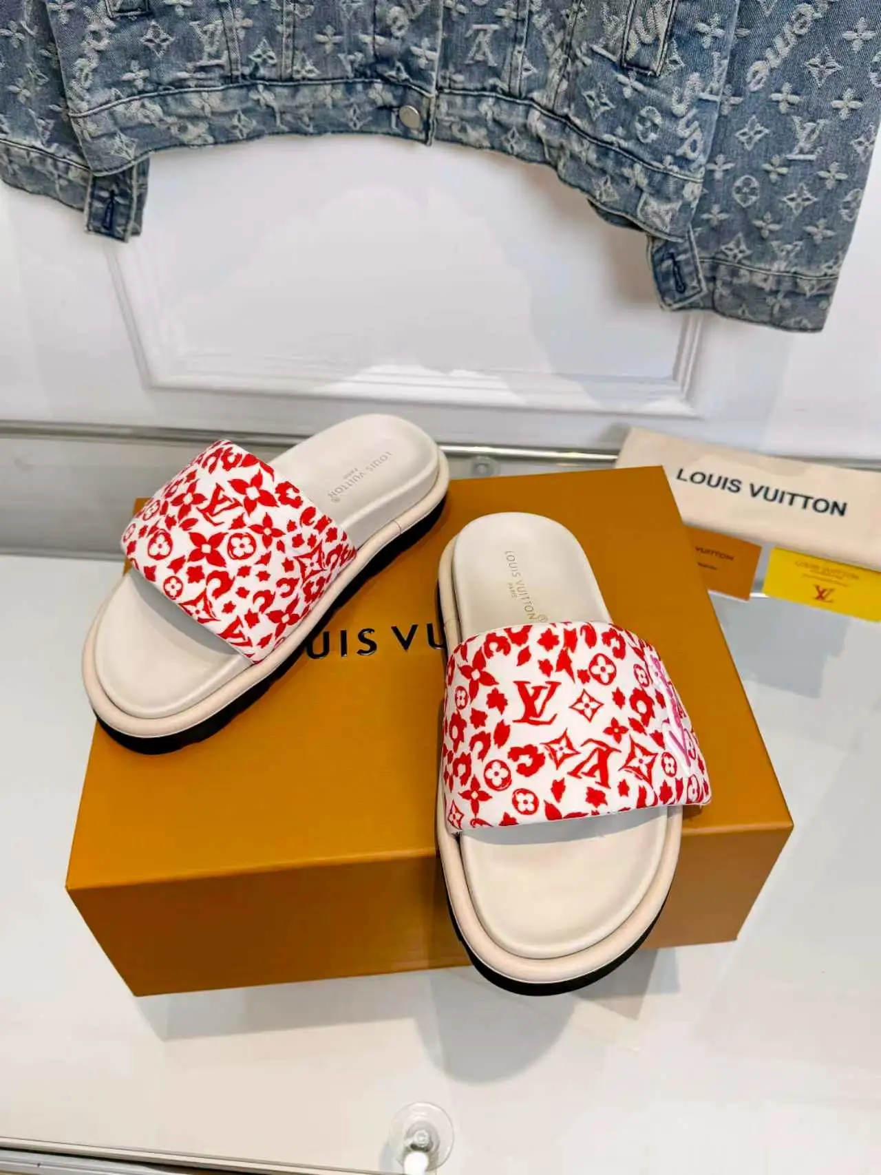 Louis Vuitton Slippers — eeac33ab