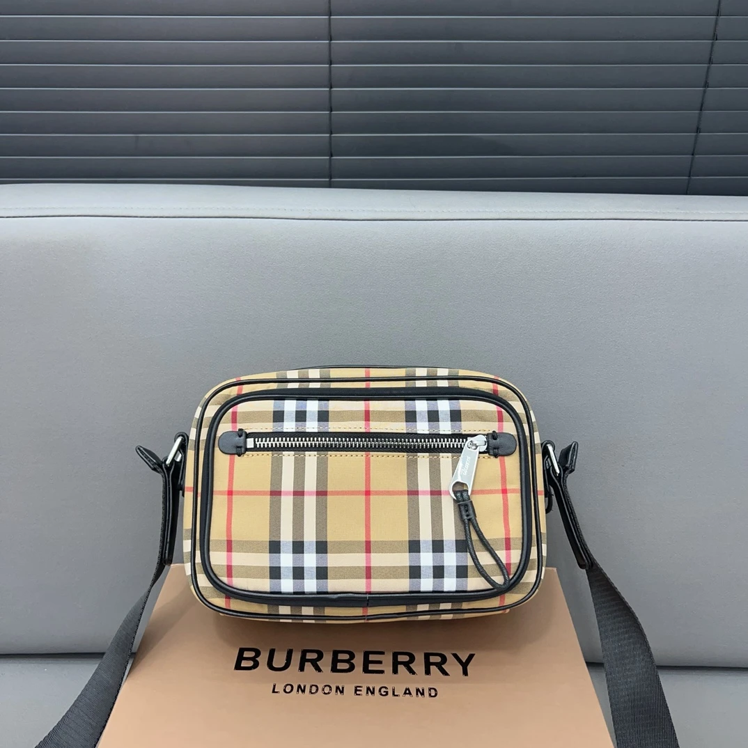 Burberry Bag — 72508541