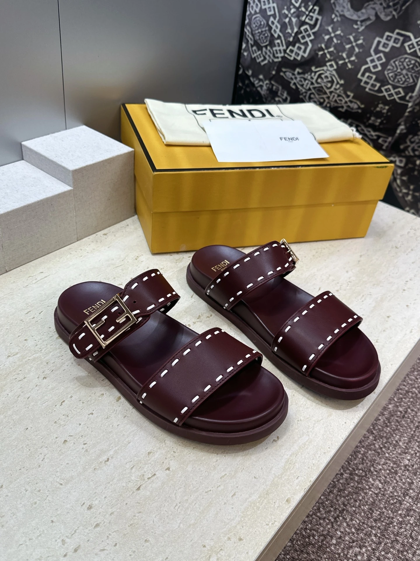 Fendi Slippers — 38a12810
