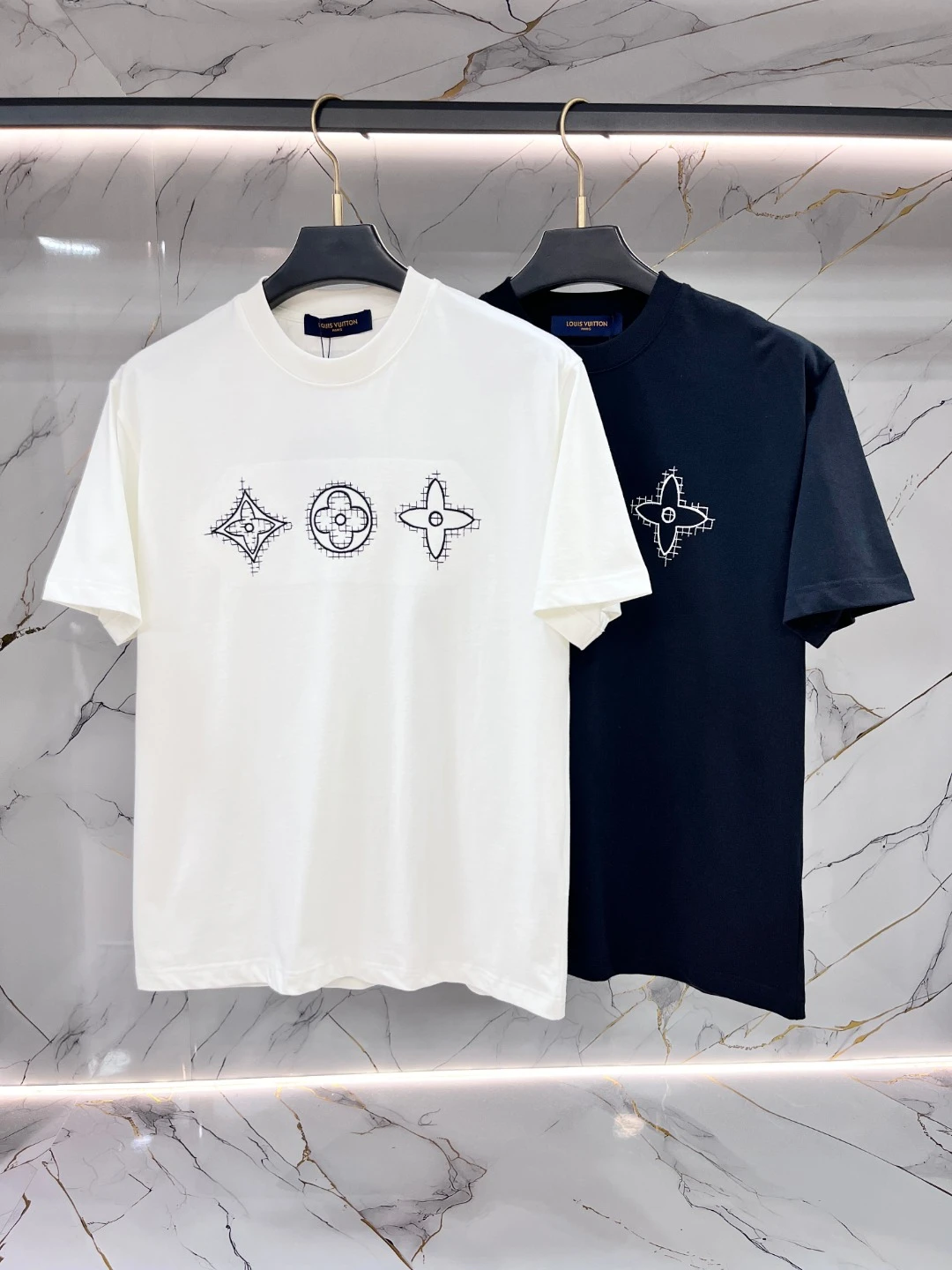 Louis Vuitton T-Shirt — 7afc52da
