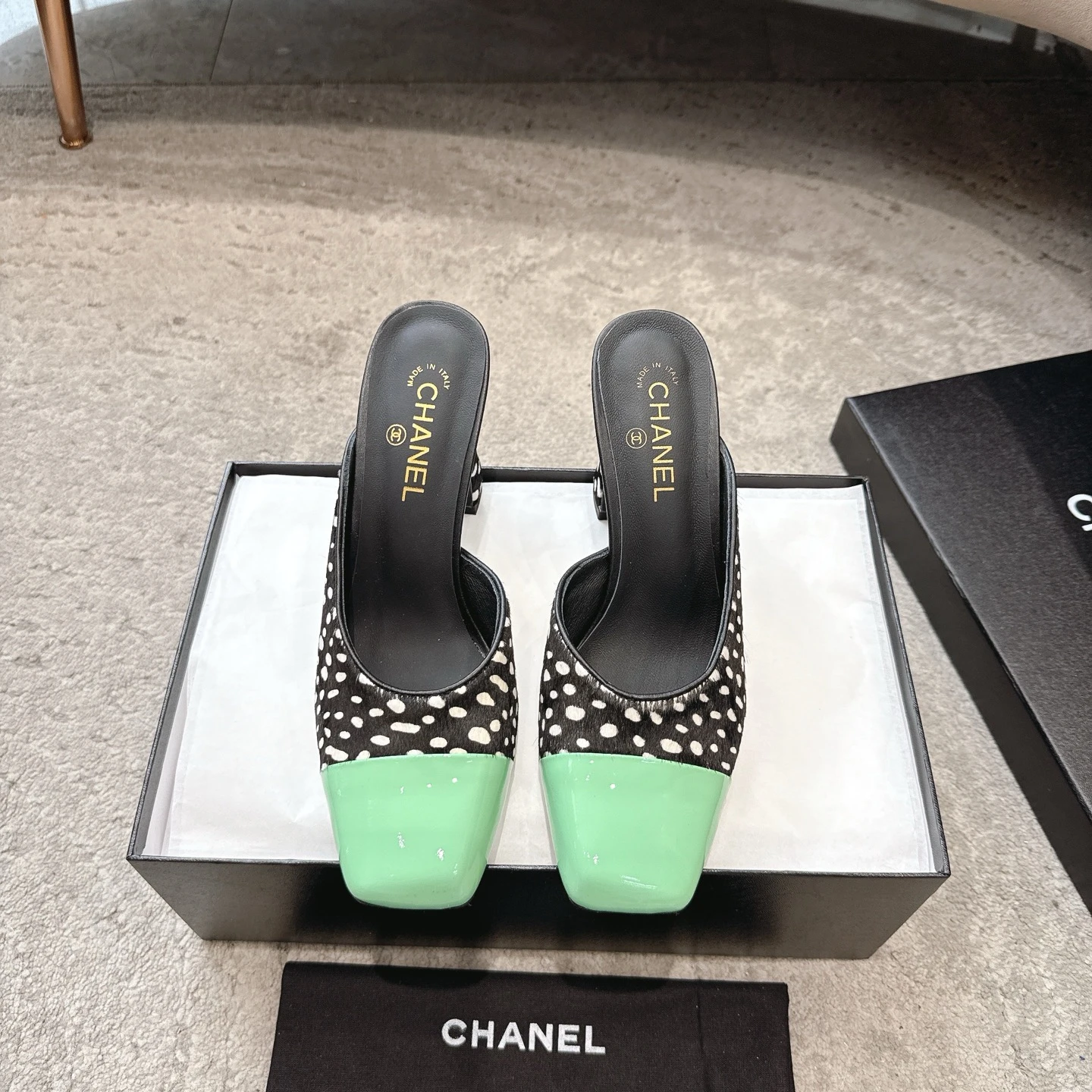 Chanel Slippers — 0e88177d