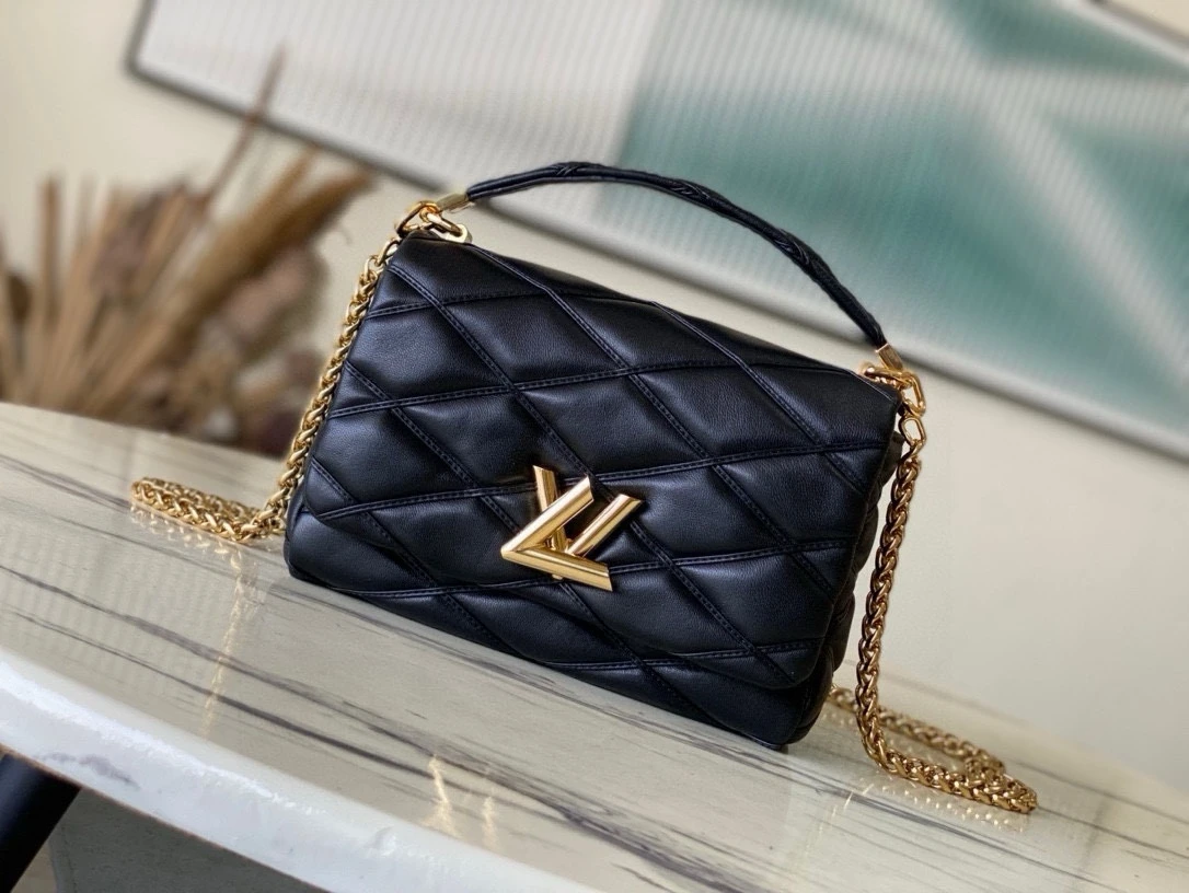 Louis Vuitton Bag — 48d6b347