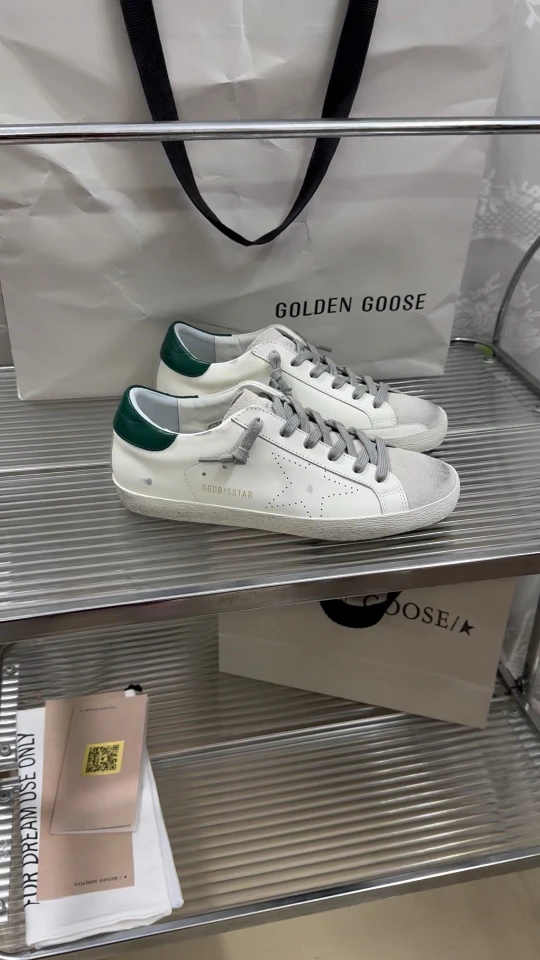 Golden Goose Sneakers — e9c1fecb