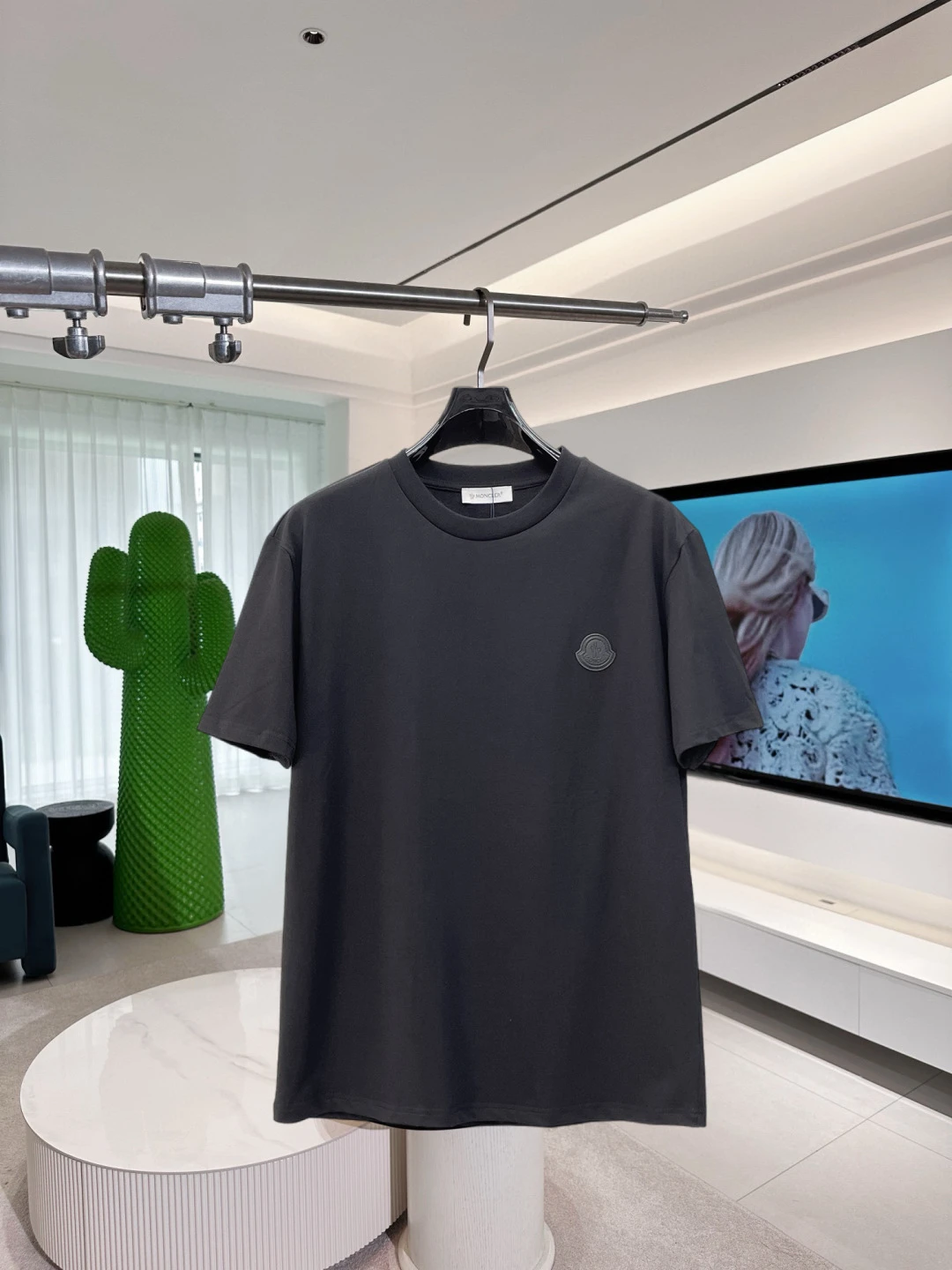 Moncler T-Shirt — fbf1b40f