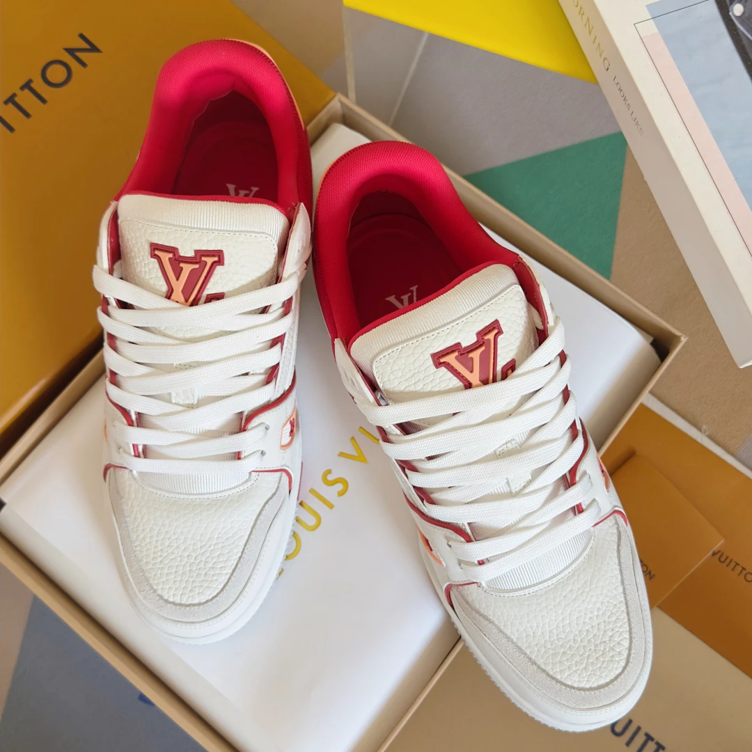 Louis Vuitton Sneakers — d16a4fdd